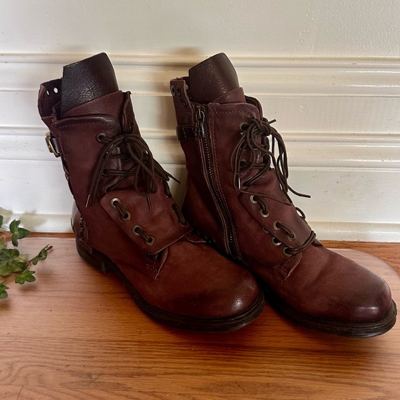 AS98 Lucas Women's eggplant Leather Lace-Up Ankle Boots - Picture 2 of 7